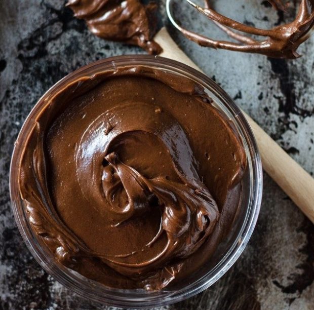 Sütés nélkül készül ez a triplacsokis álomtorta - VIDEÓ 1