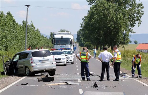 Tragédia történt a 37-es főúton megrázó képek a helyszínről 1