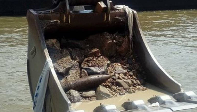 Vészhelyzet: teljes a készültség, ellepték a rendőrök a Batthyány teret