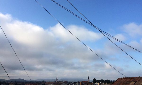 fátyol- és gomolyfelhős lesz az ég