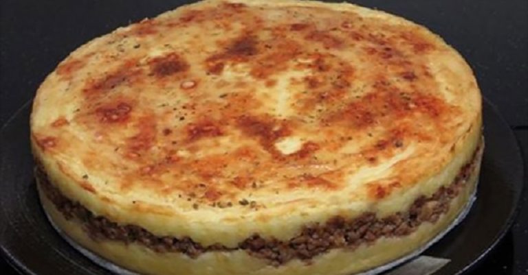 Megfőzött 1 kg burgonyát, majd tortaformába rakta, hogy mi lett belőle, az még őt is meglepte