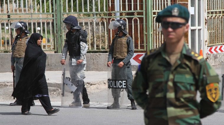 Motorkerékpárba rejtett pokolgép robbant egy afgán mecsetnél