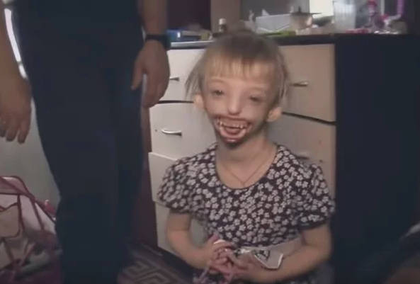 A 42 éves nagymama teherbe esett, amikor a baba megszületett, még az orvosok is megdöbbentek!