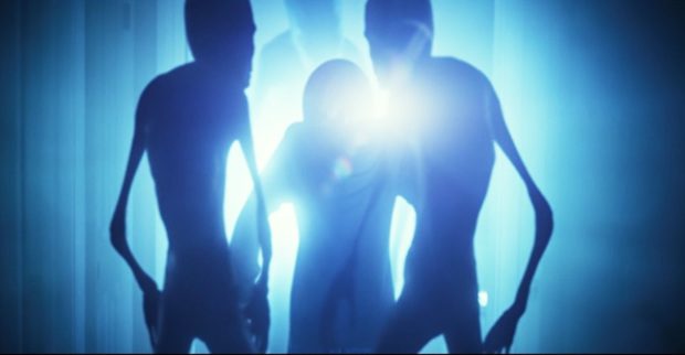 Egy 64 éves nő azt állítja, hogy belepiszkáltak DNS-ébe az idegenek 1