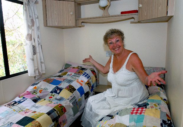 Elképesztő élet Ide költözött a 75 éves Fodor Zsóka!