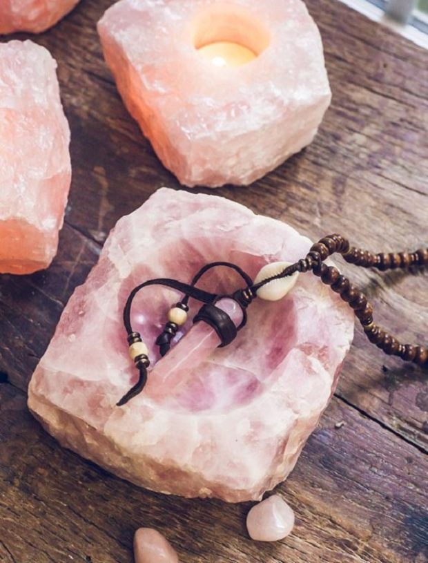 Ezt a követ tedd a párnád alá, és úgy alszol majd, mint a tej