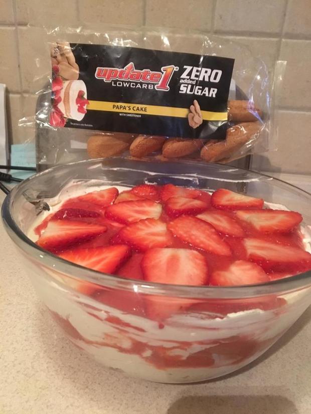 Itt a június csúcsdesszertje Epres tiramisu cukor nélkül 3