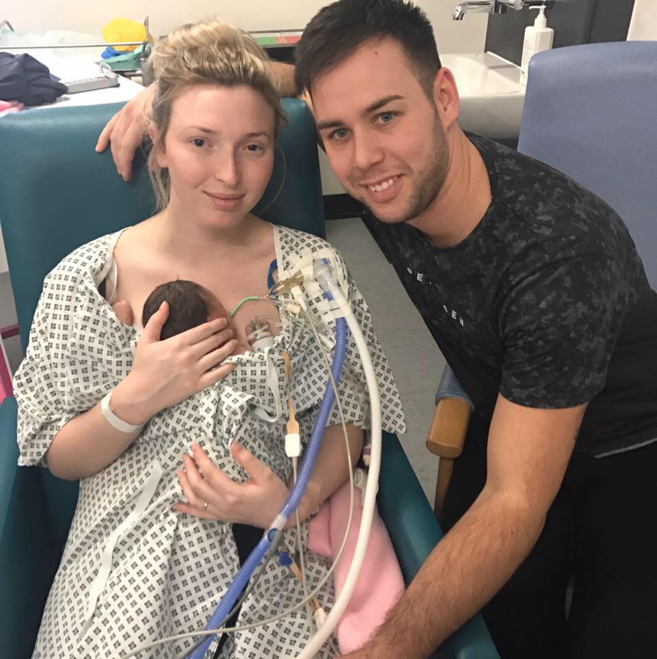 Hazavitte a halott kisbabát a kórházból a magyar pár