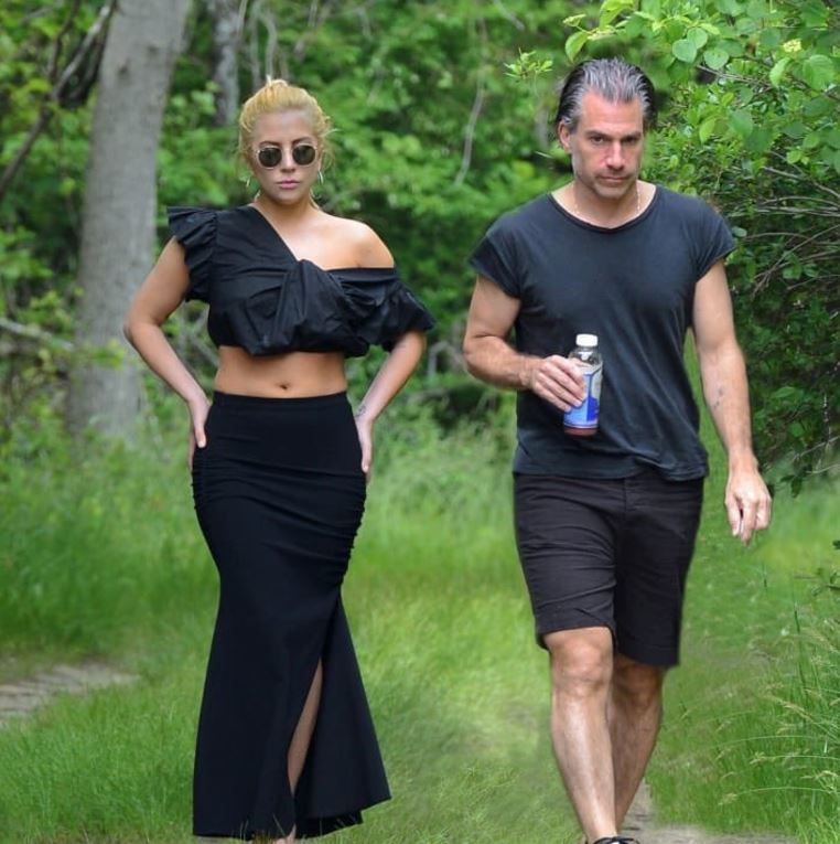 Lady Gaga kirándulós szettjén röhögnek a twitterezők