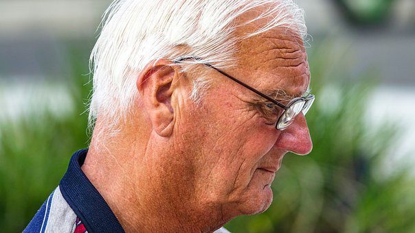 65 év fölött bevonhatják a jogosítványt!