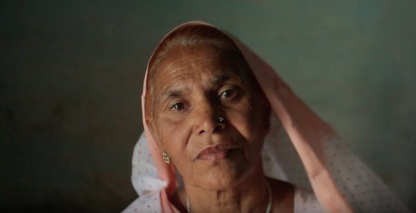 A 4 éves fiú eltűnik otthonról… 25 évvel később kopogtat az ajtón és a család sírva fakad 2