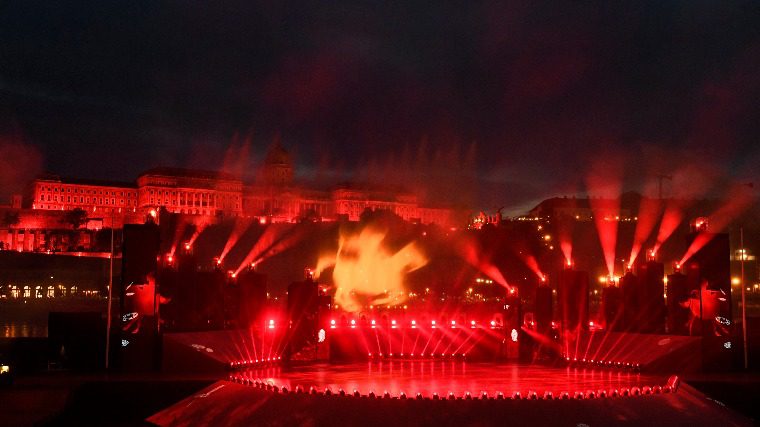 Hatalmas show-val nyitottuk meg a budapesti vizes vb-t