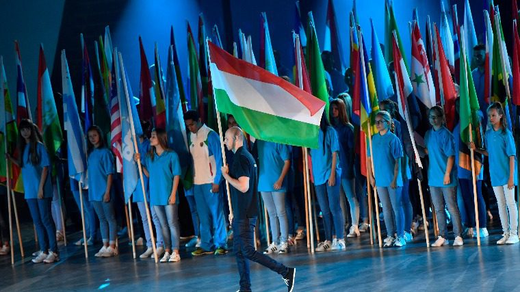 Hatalmas show-val nyitottuk meg a budapesti vizes vb-t