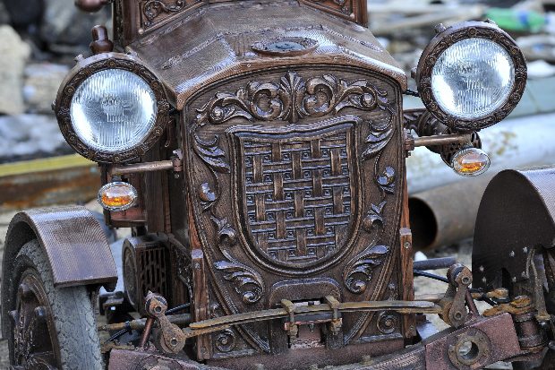 Eszméletlen, mit bütykölt össze az őrült orosz asztalos 1