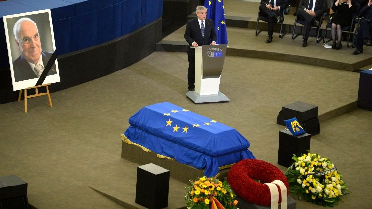 Ezrek búcsúztak a néhai kancellártól, Helmut Kohltól 3