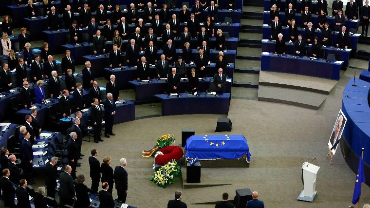 Ezrek búcsúztak a néhai kancellártól, Helmut Kohltól 6