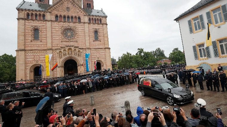 Ezrek búcsúztak a néhai kancellártól, Helmut Kohltól