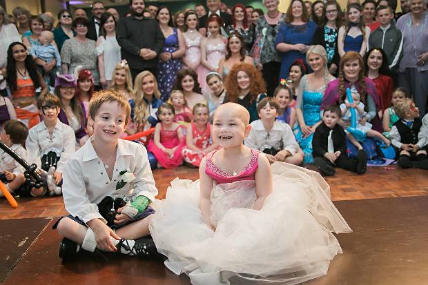 Fájdalmas tündérmese ezért ment férjhez az 5 éves kislány 3