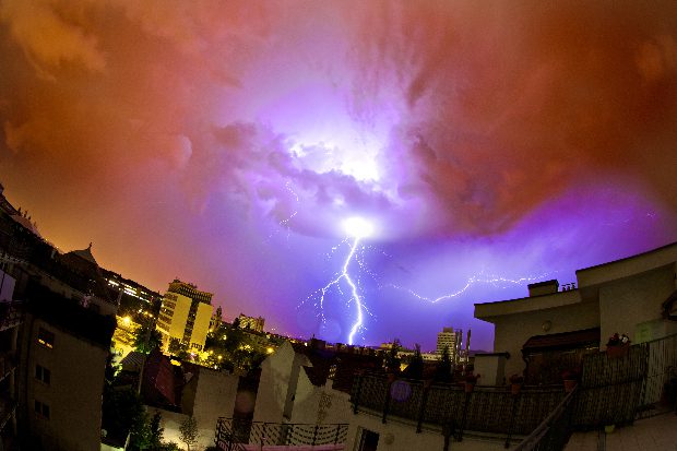 Hátborzongató dolog történt Szombathelyen lecsapott a matató ménkű 1