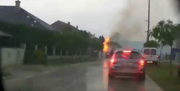 Hátborzongató dolog történt Szombathelyen: lecsapott a matató ménkű