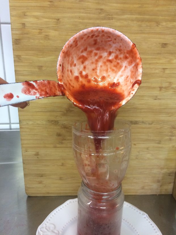 Óriási ötlet! Ezért használj lekvárfőzéshez műanyag flakont 3