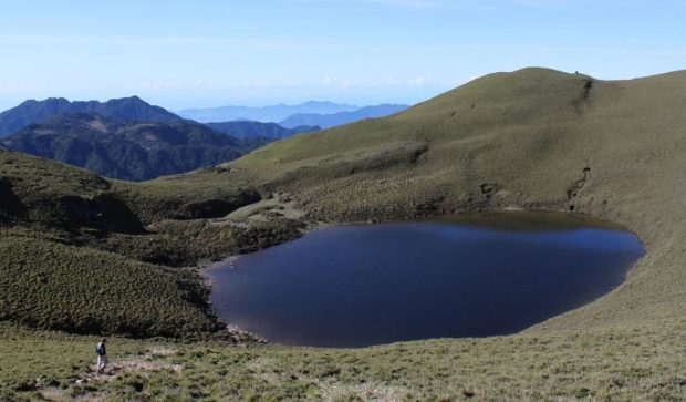Elképesztő UFO-videó Még a pilótafülkében ücsörgő idegen lény is látszódik 1