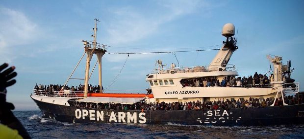 Íme a bizonyíték Így taxiztatják a migránsokat a civil szervezetek Európába! 1