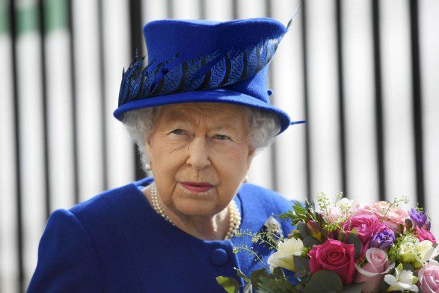 Visszavonul II. Erzsébet? Ezt suttogják a királyi udvarban