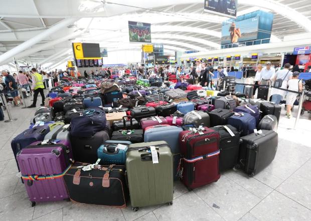Kifosztják a magyar utasok reptéri csomagjait - ki a felelős 1