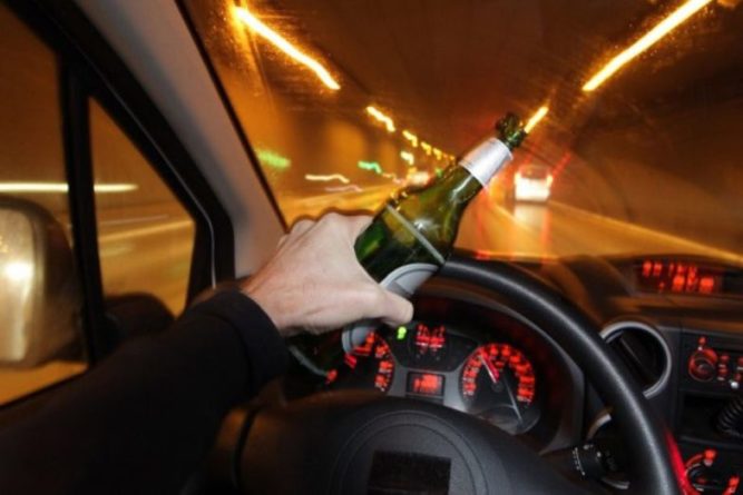 Hosszú hétvége, közlekedés. Figyelmesen vezessünk, alkoholt ne fogyasszunk! www.hirmagazin.eu