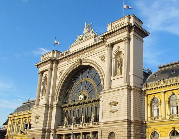 Keleti pályaudvar homlokzata, Budapest. Fotó: Hirmagazin.eu