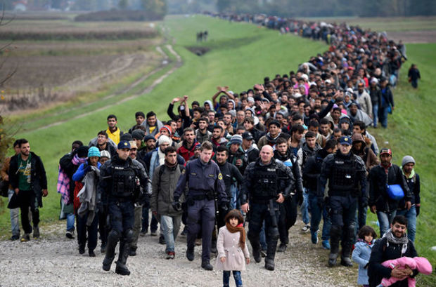 Németországot megint rohamozzák a migránsok