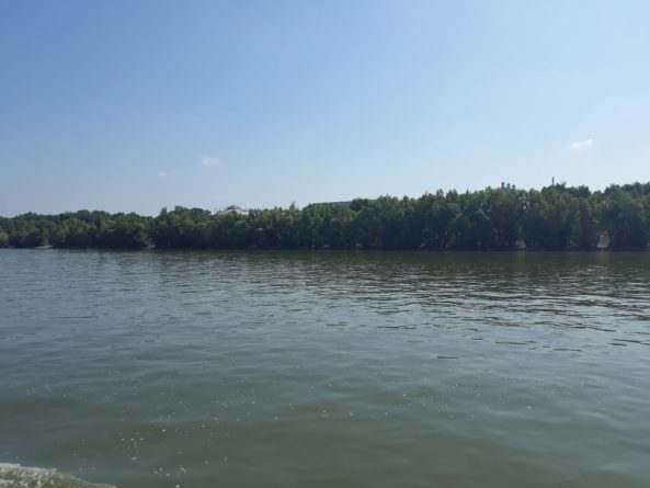 A Duna, normál vízállásnál. Hirmagazin.eu kép. Készítő: Molnár Gergő