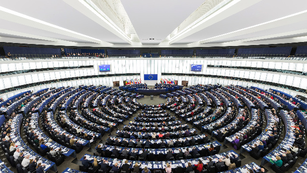 Az EP megszavazta a humanitárius vízum bevezetését kezdeményező jelentést