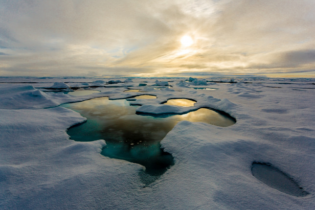 Csökken az északi-sarki jégtakaró zsugorodási üteme