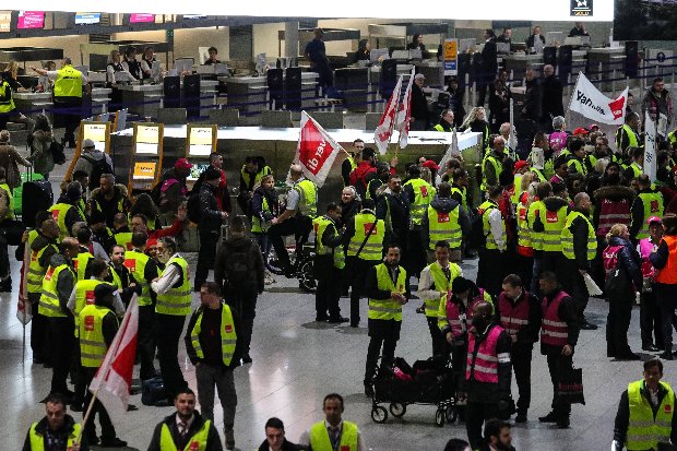 Felfordulás a reptéren, nyolc budapesti járatot töröltek 2