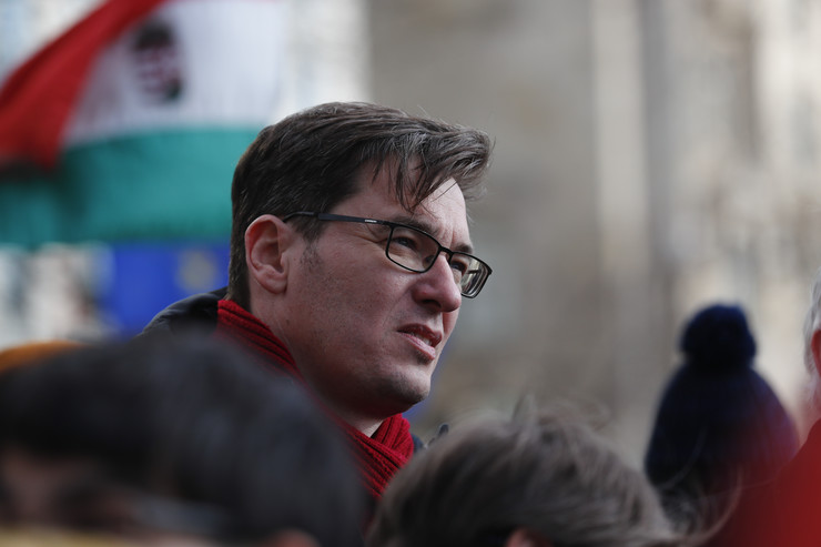 Hatalmas tüntetés az MTA-nál – Komoly a dolog, Orbán Viktor maga válaszolt a felháborodott kutatóknak – fotók 1