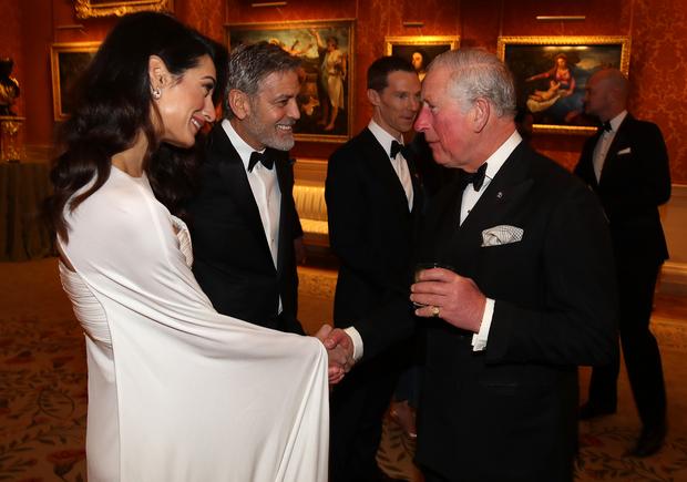 Elbűvölte Károly herceget Amal Clooney 2